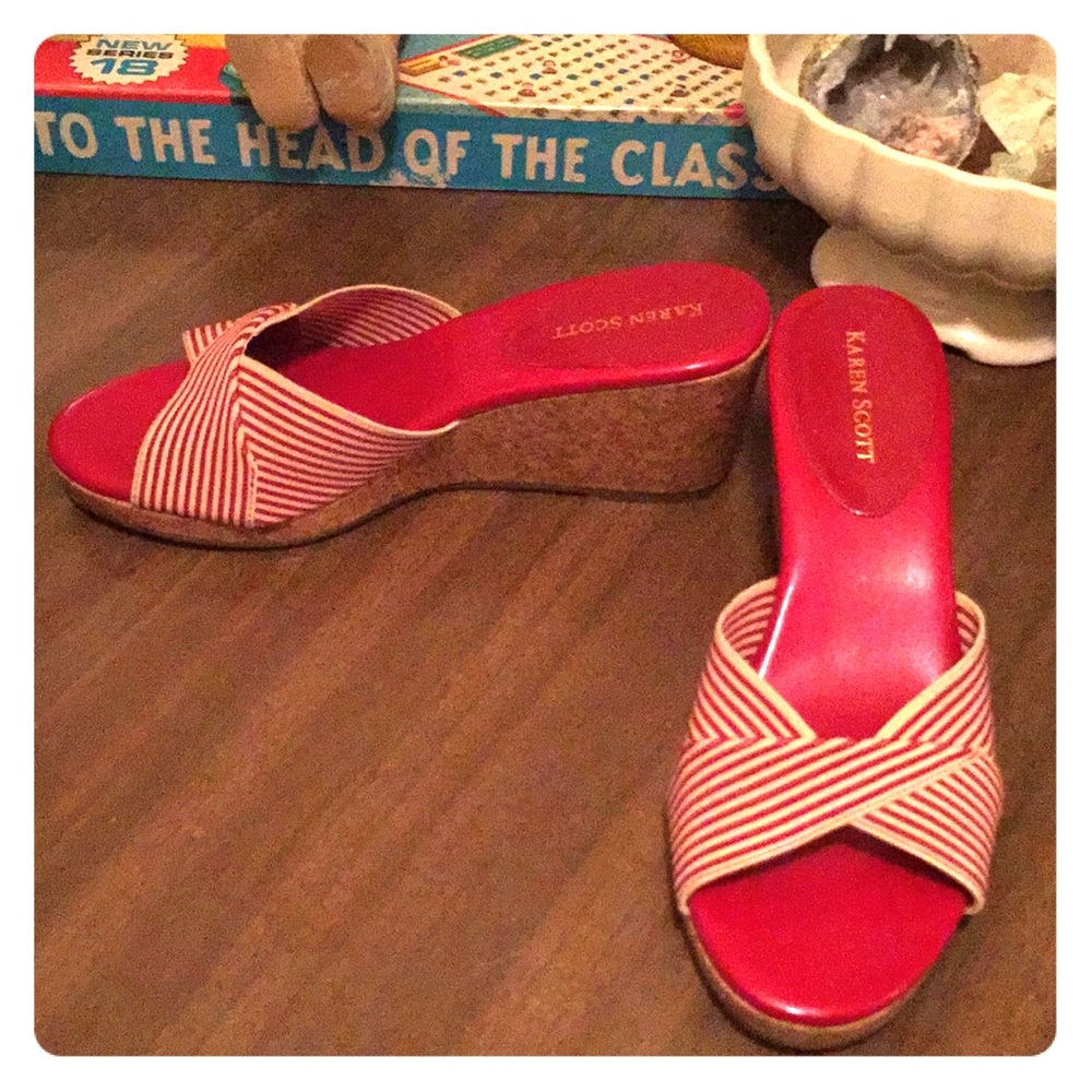 Adorbs retro wedge size 7 Karen Scott